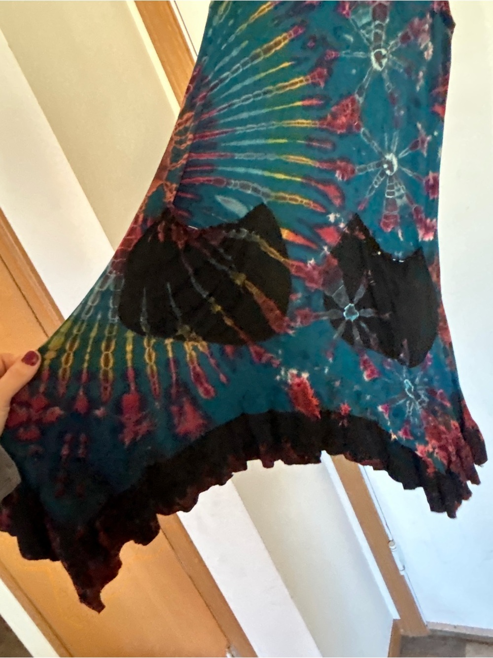 Kathmandu Imports tie-dye Medium stretchy material front pockets - Picture 5 of 10
